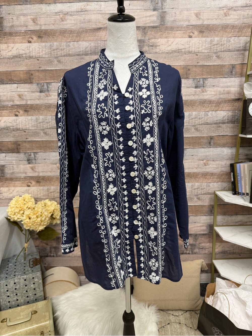 Chicos Chambray 3/4 Sleeve V-neck 3